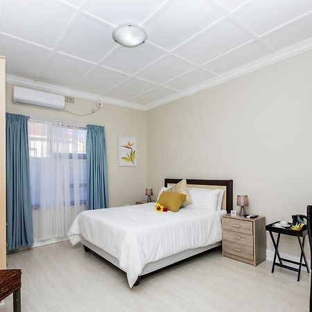 Walmer Villiers Self Catering พอร์ตเอลิซาเบธ ภายนอก รูปภาพ