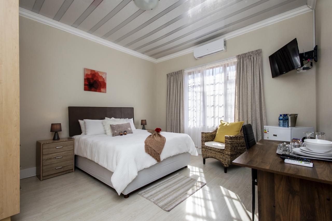 Walmer Villiers Self Catering พอร์ตเอลิซาเบธ ภายนอก รูปภาพ