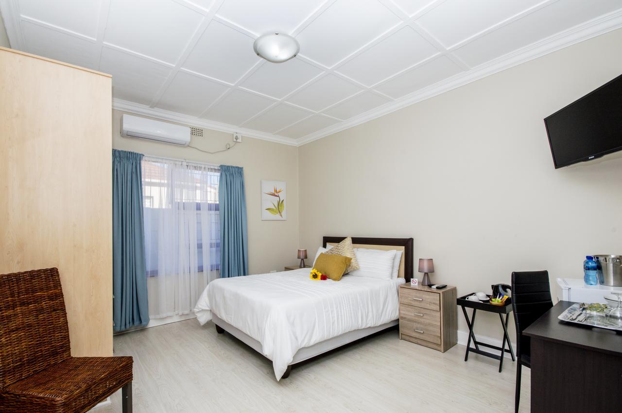 Walmer Villiers Self Catering พอร์ตเอลิซาเบธ ภายนอก รูปภาพ