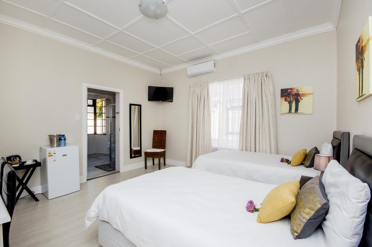 Walmer Villiers Self Catering พอร์ตเอลิซาเบธ ภายนอก รูปภาพ