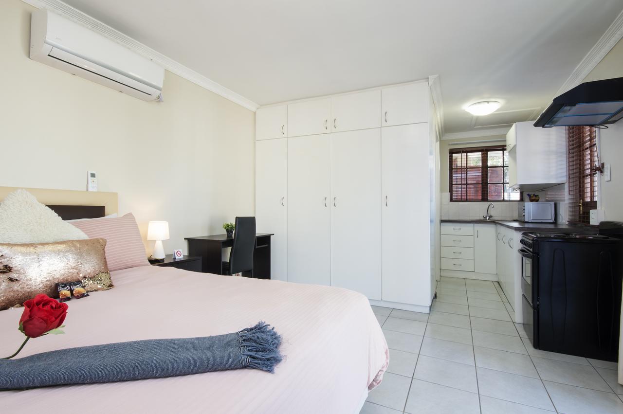Walmer Villiers Self Catering พอร์ตเอลิซาเบธ ภายนอก รูปภาพ